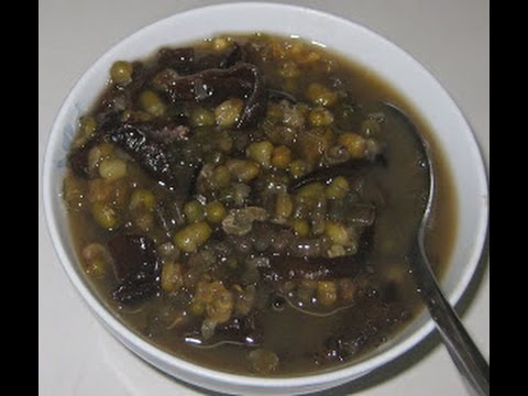 You are currently viewing CHE DAU XANH NAM MEO BOT KHOAI (Sweet Mung Bean with Wood Ear and Tapioca Strip Dessert) – How to Make It
