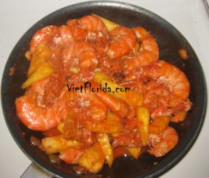 Read more about the article Fried Shrimp with Pineapple