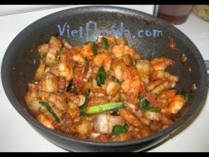 Read more about the article Tep Rang Thit Ba Roi – How to Make Pan Dry-Fried Shrimp and Pork Belly / Southwestern Vietnam Traditional Food