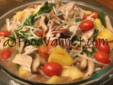 Read more about the article Squid Stir Fry with Vegetables (Bean Sprout, Pineapple, Tomato, Cucumber, Onion, Mushroom) / Muc Xao Gia Khom Ca Chua Dua Leo Cu Hanh Nam
